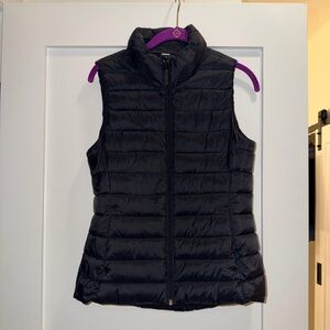 Old Navy Black Puffer Vest